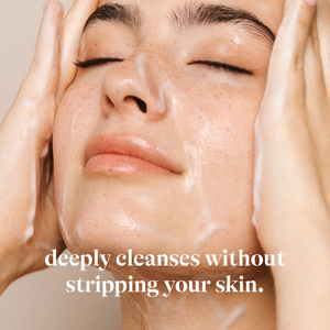 Schuimende textuur van Aloe Vera Cleanser – zachte reiniging zonder uitdrogen